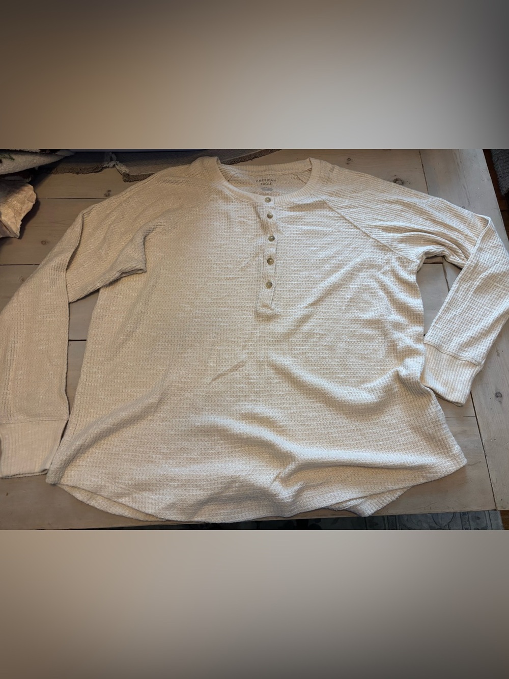 Women's American Eagle Outfitters Cream Waffle Henley Size Medium. Ultra soft!!